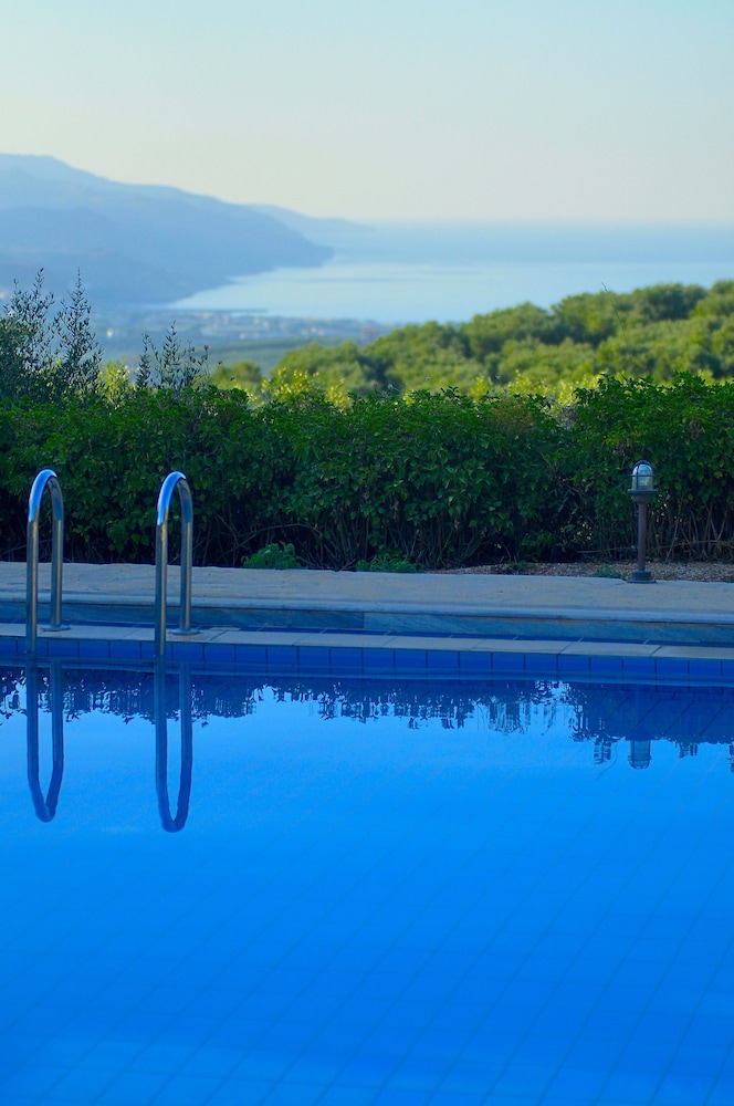 Elia Traditional Hotel & Spa 38/50