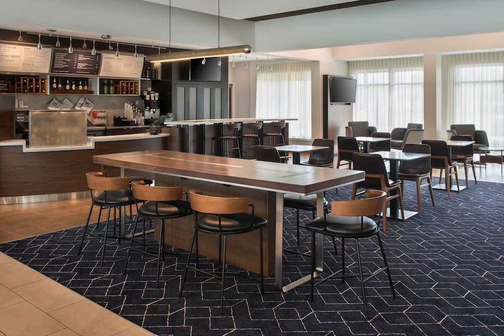 Courtyard by Marriott Silver Spring North/White Oak 36/38