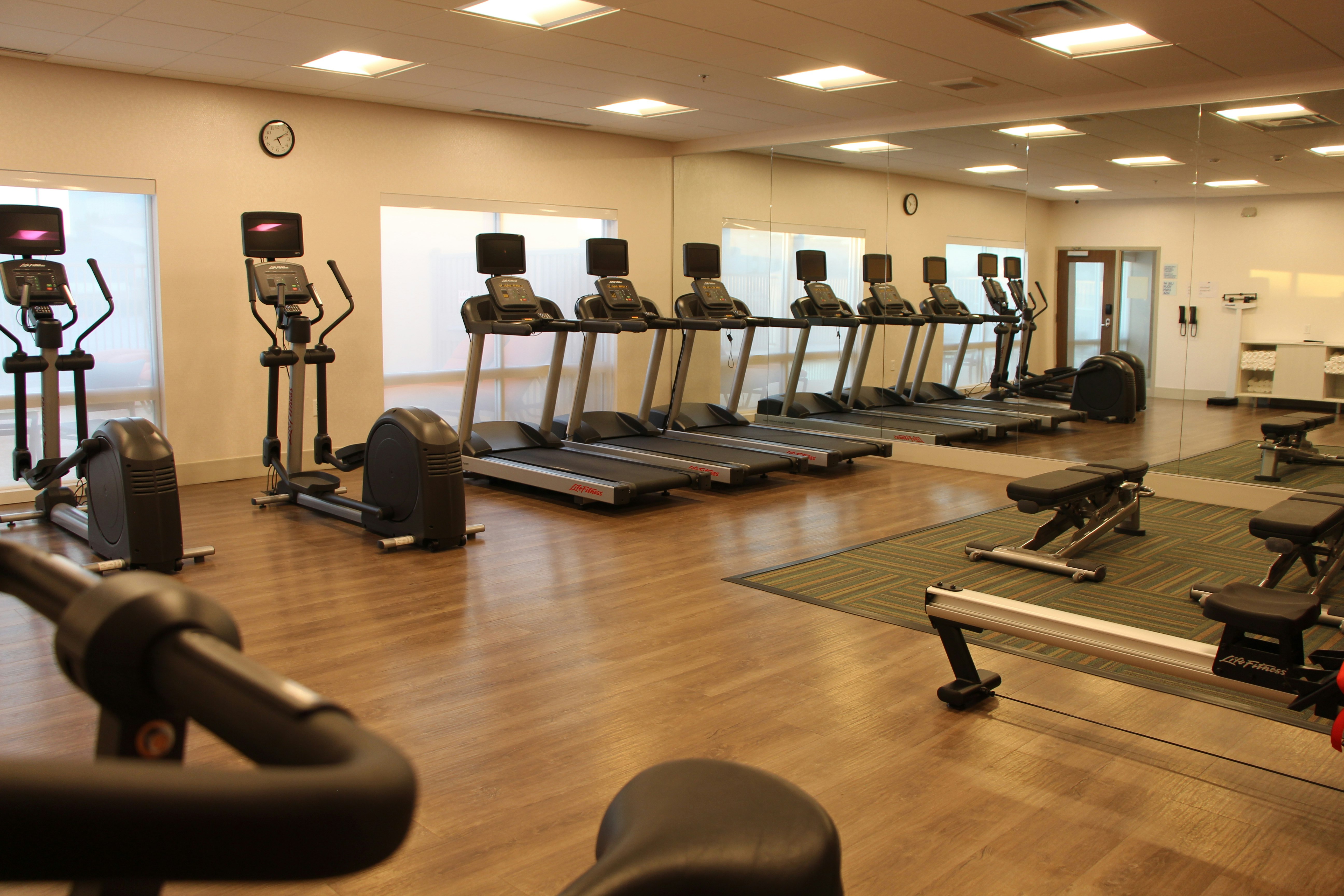 Holiday Inn Express & Suites Phoenix - Airport North 34/71