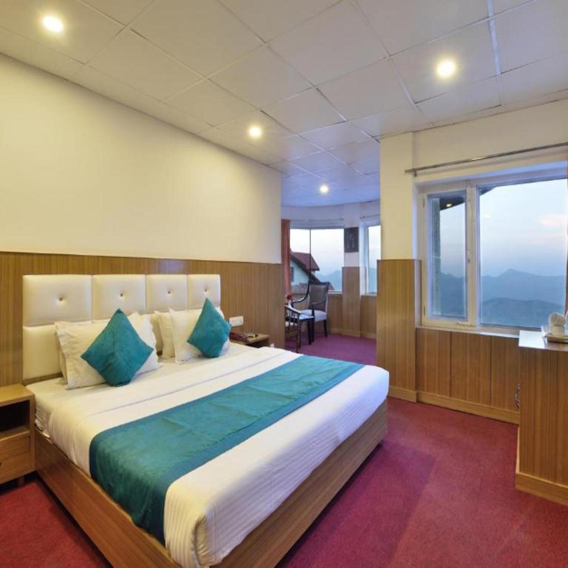GALLEU HILL RESORTS 23/54