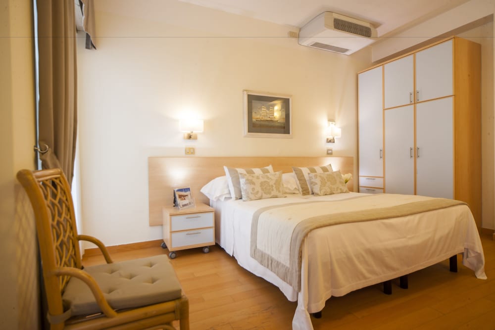 Hotel Mon Cheri 26/73