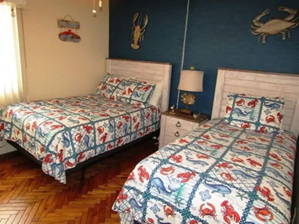 3 BEDROOMS, CONDO, OCEAN FRONT