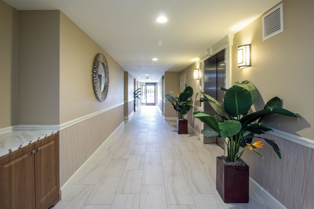 Best Western Plus Carpinteria Inn 8/42