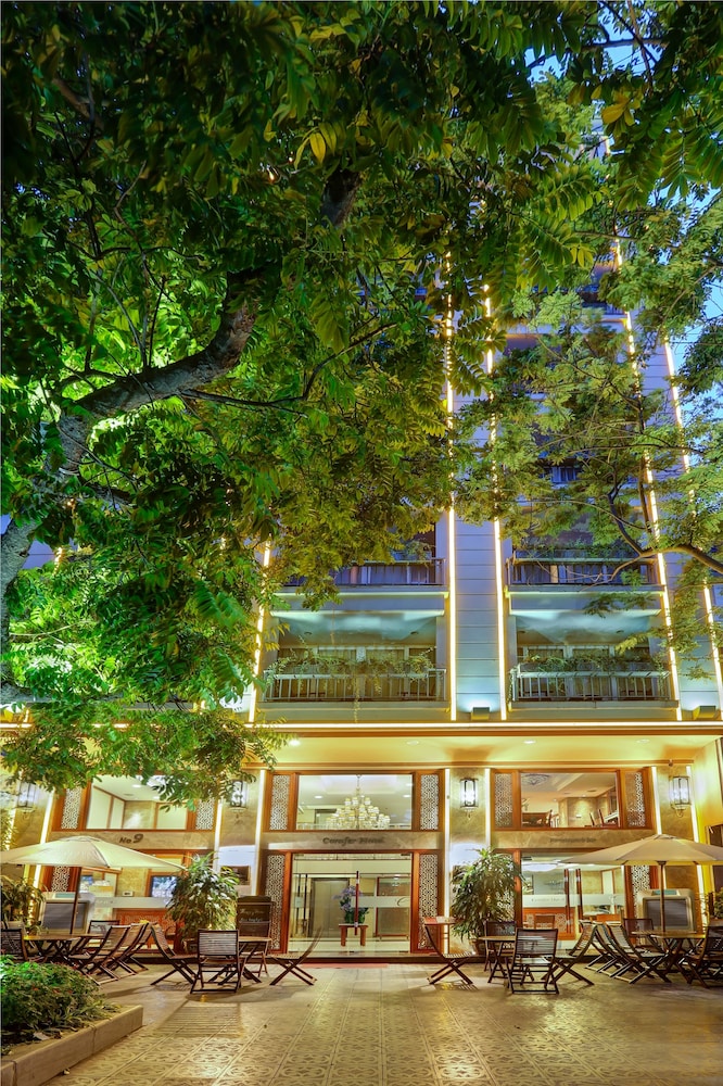Conifer Boutique Hotel 27/29