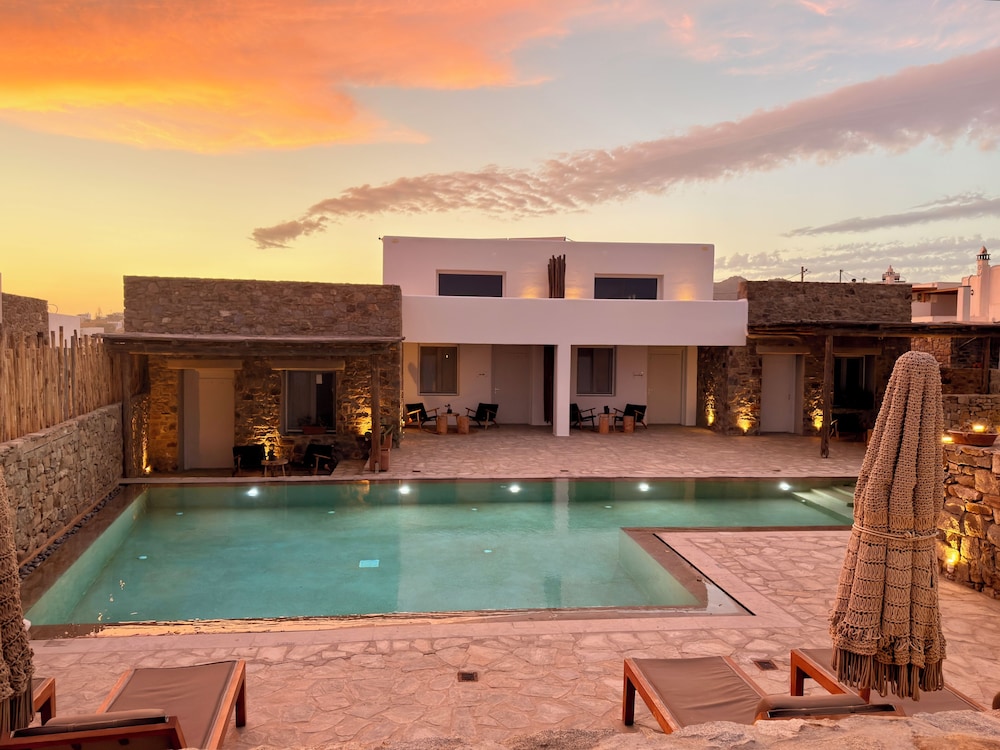 Mykonos Dot - Art Homes 3/46