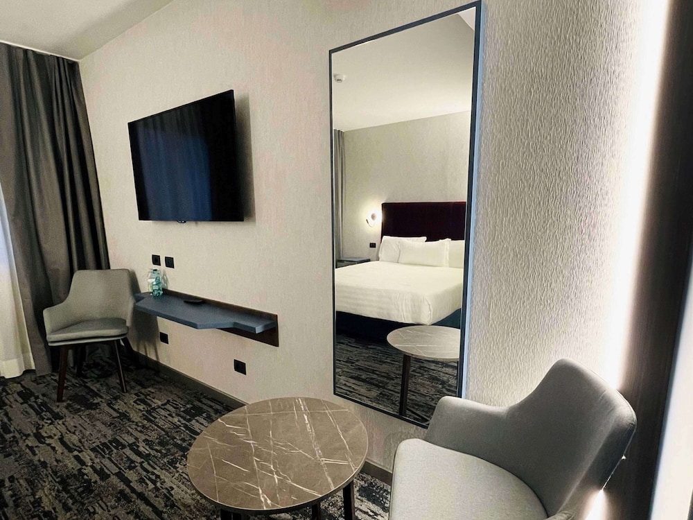 غرفة سوبيريور بسرير مزدوج، Mercure Rome Leonardo Da Vinci Airport 7/10