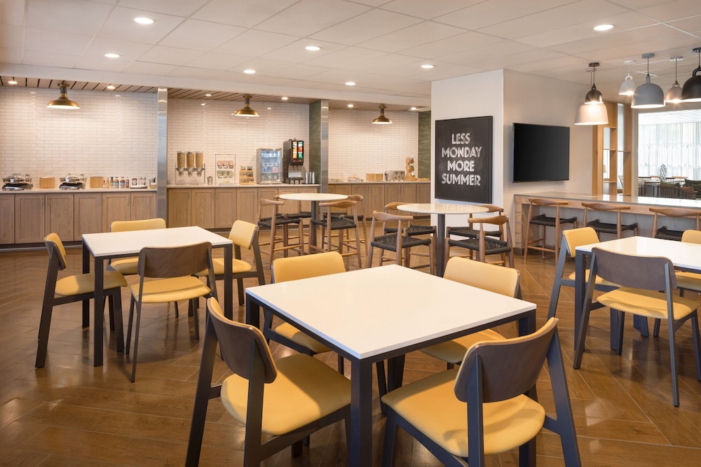 Fairfield Inn & Suites by Marriott Fresno North/Shaw Avenue 11/20