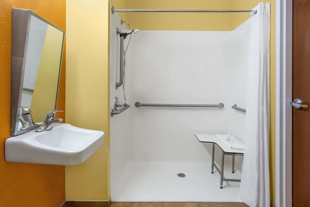 Microtel Inn Suites By Wyndham Greenville University Med 42/44