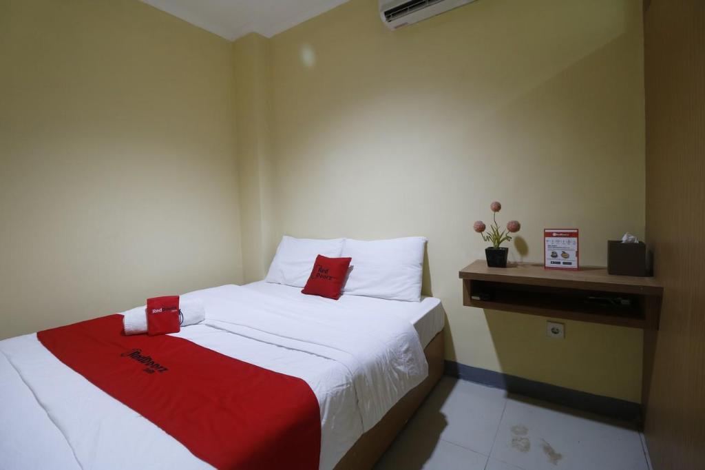 Reddoorz Near Itc Cempaka Mas 26/54