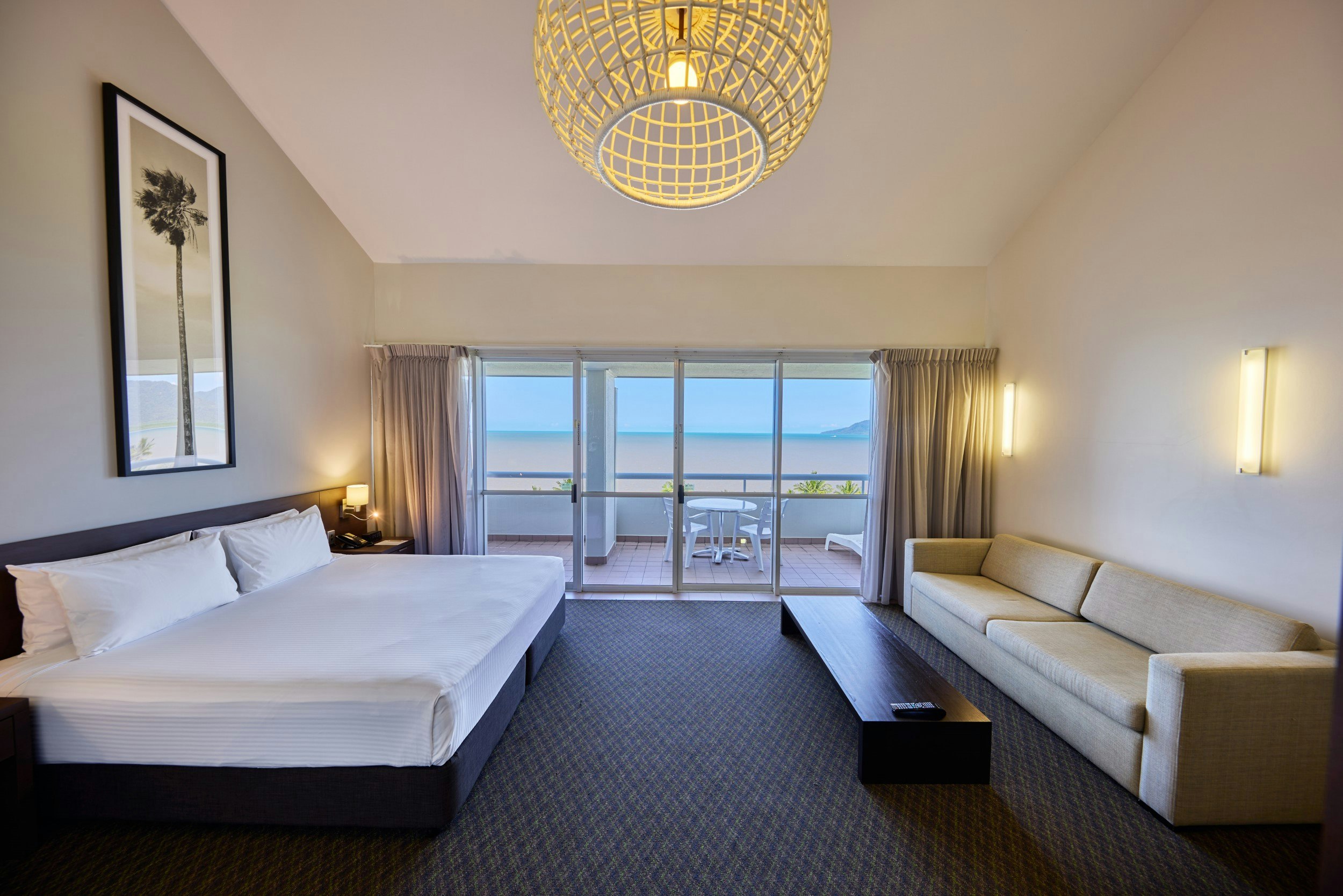Suite, King Bed