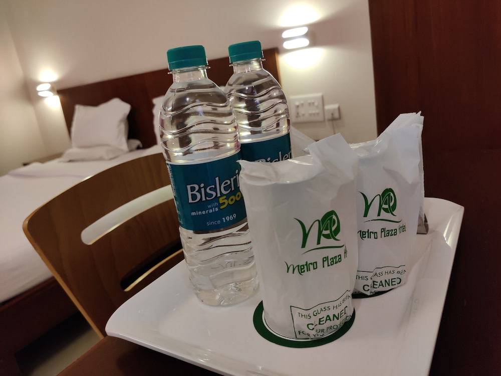 METRO PLAZA HOTEL 17/29