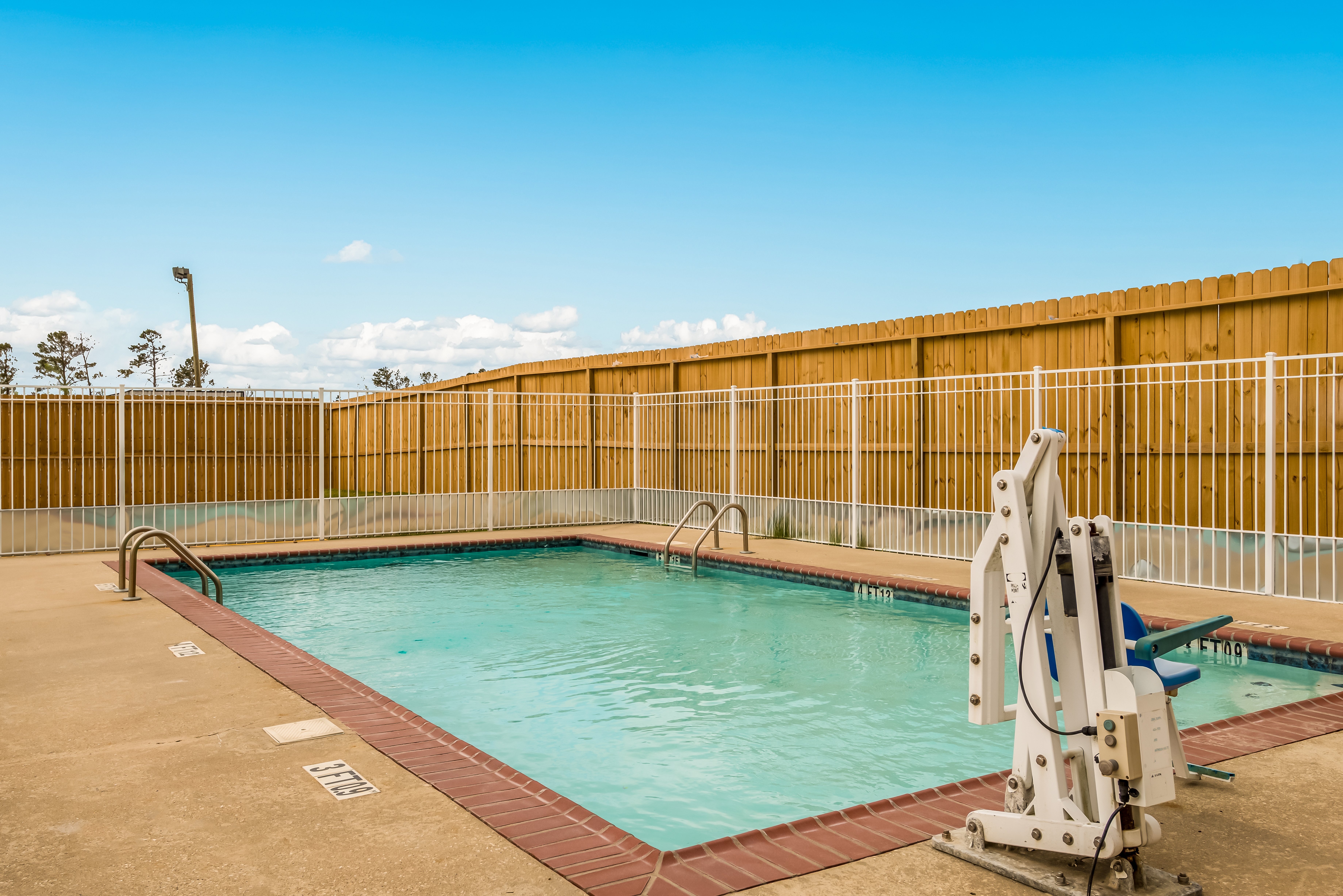 Red Roof Inn & Suites Lake Charles 43/43