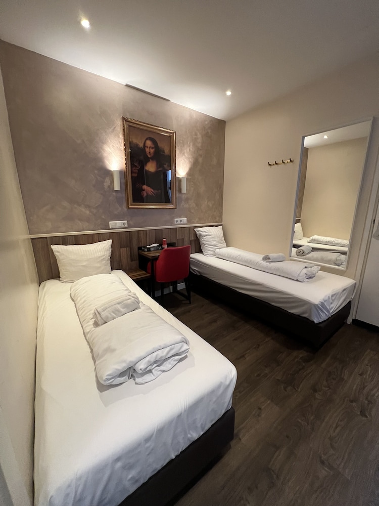 STANDARD, TWIN BEDS