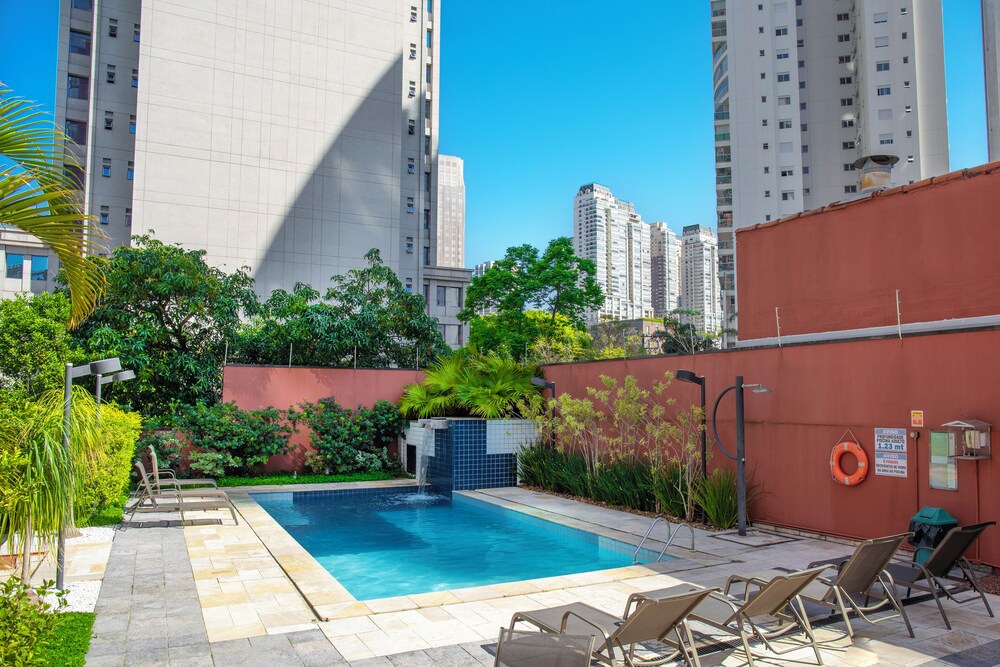 Mercure Sao Paulo Berrini 73/78