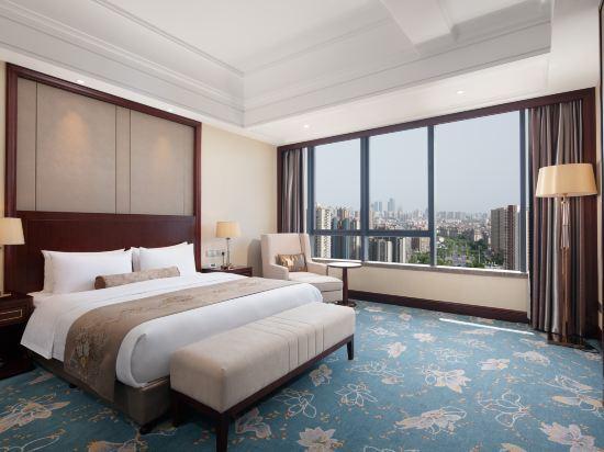 Wyndham Garden Wuxi Huishan 12/32