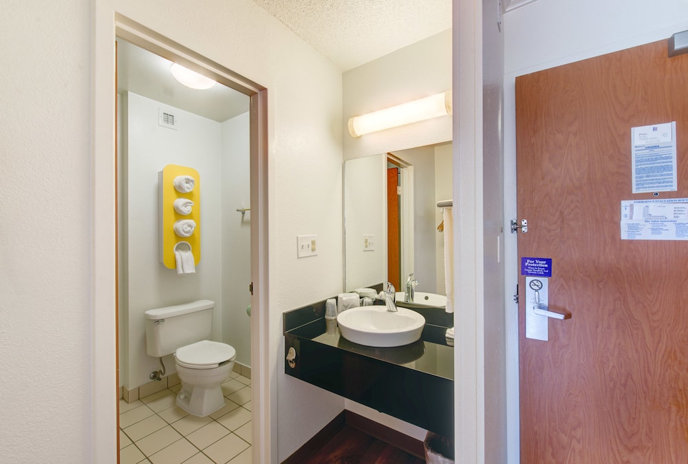 Motel6 Virginia Beach, VA 34/42