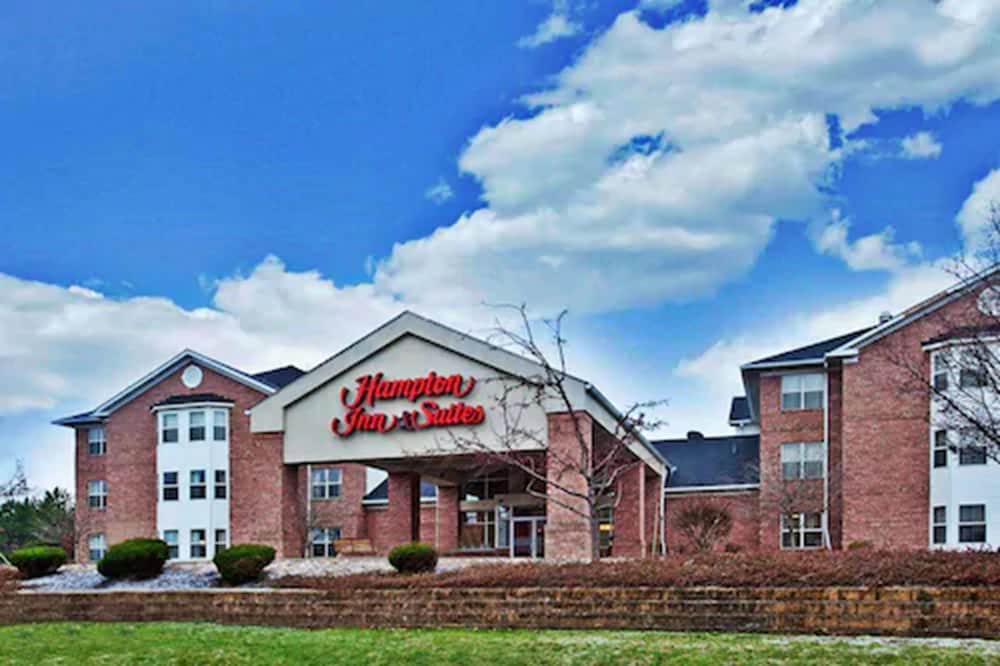 Hampton Inn Suites Cleveland Independence 3/40