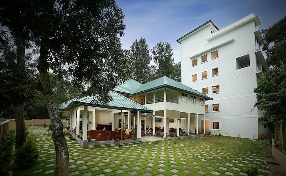 Hotel PepperVine 4/66