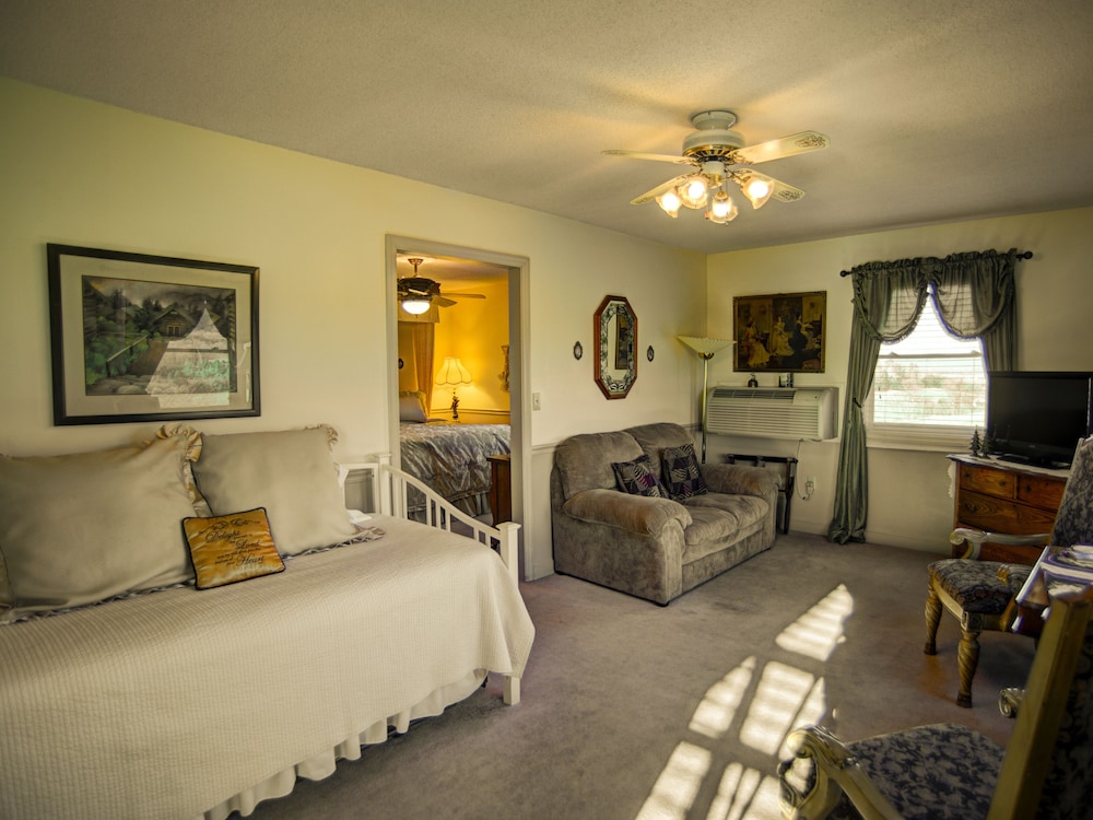 Blue Mountain Mist Country Inn 46/63