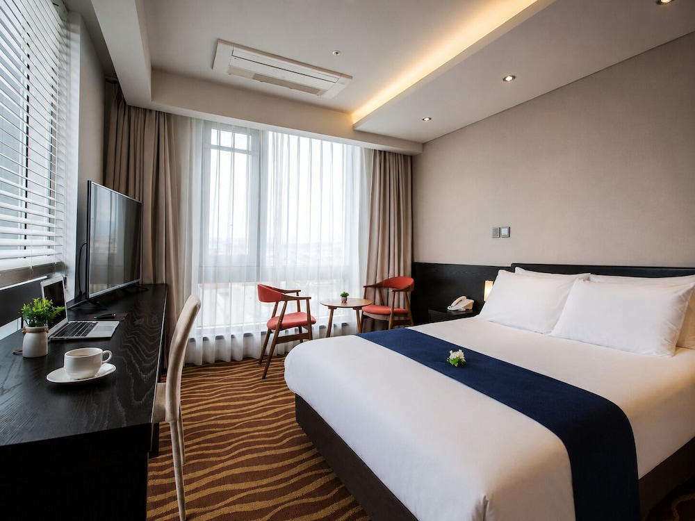 Gloucester Hotel Jeju 37/57