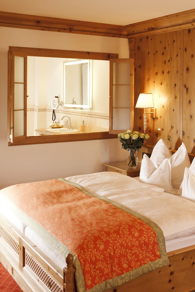 DELUXE, DOUBLE BED, BALCONY