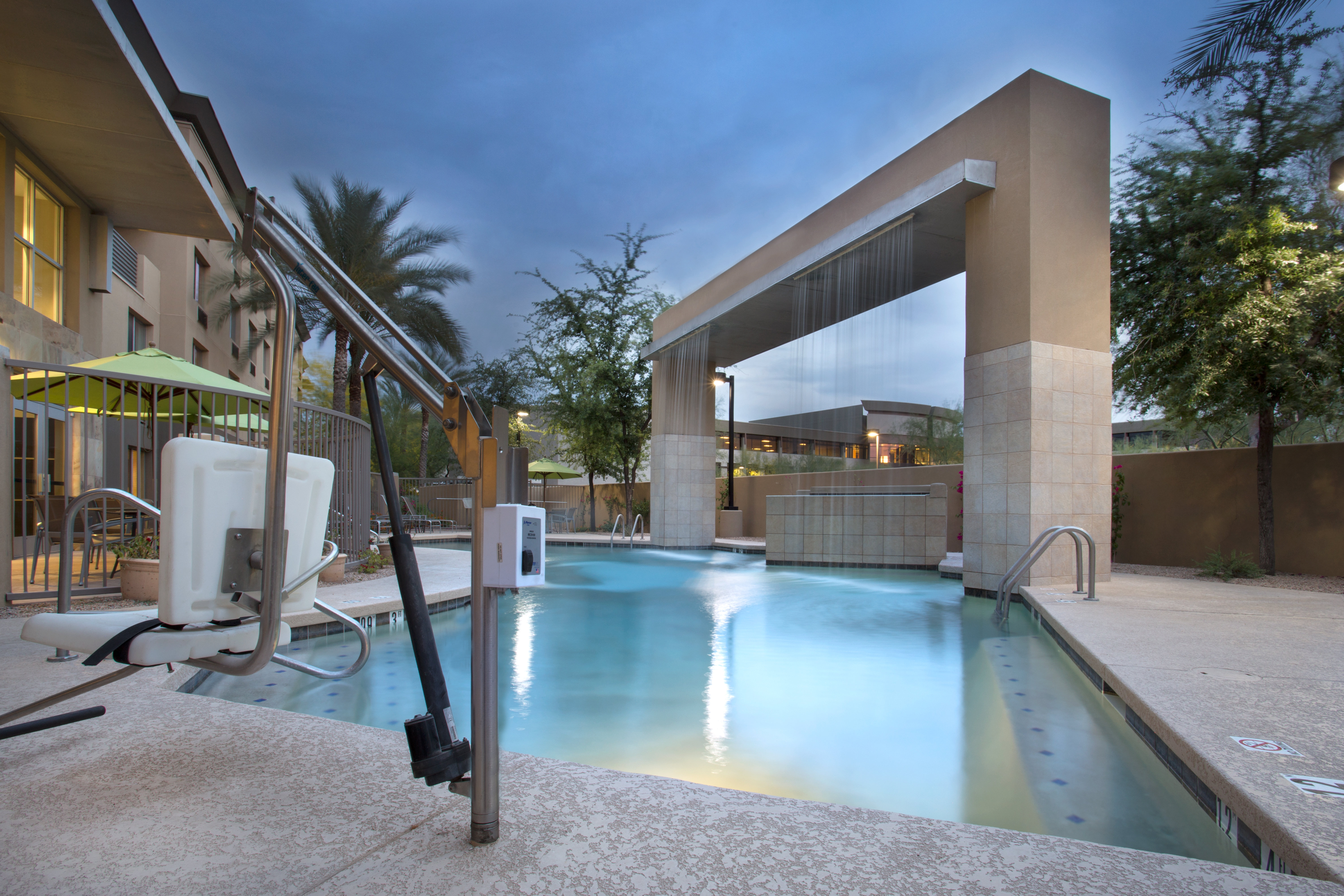 Holiday Inn And Suites Scottsdale North Airpark Ex Wingate By Wyndham Scottsdale 24/50