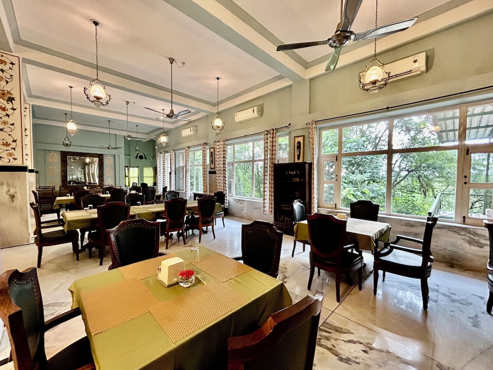 Umaid Lake Palace 37/50