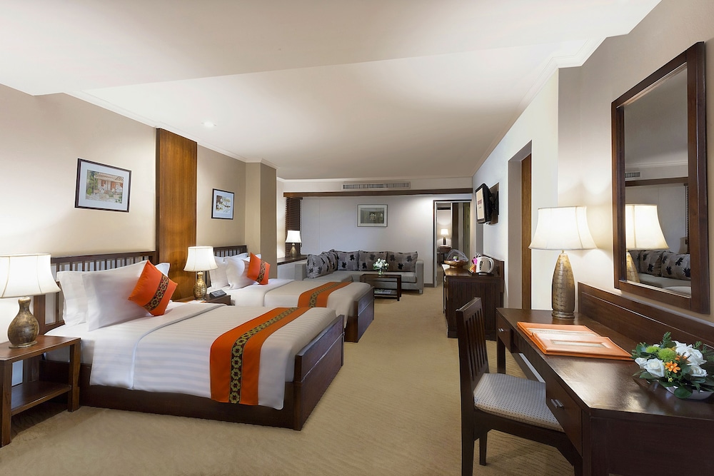 Movenpick Suriwongse Hotel Chiang Mai 12/70