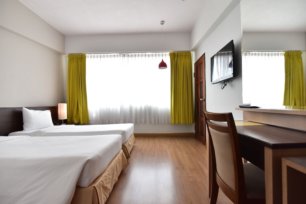 ALOHA HOTEL HAT YAI 33/66