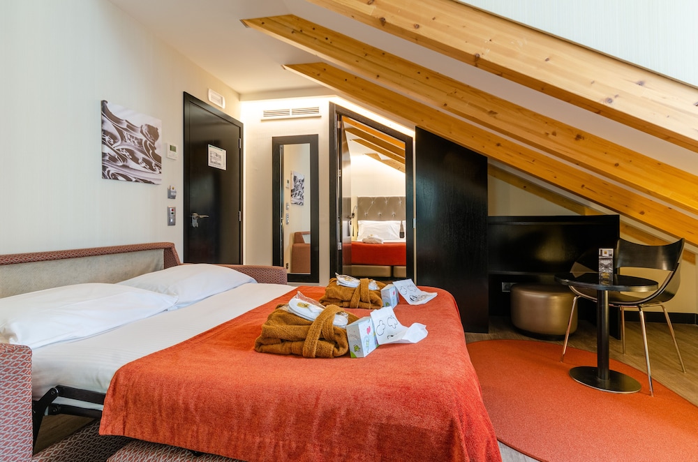 JUNIOR SUITE, FAMILY