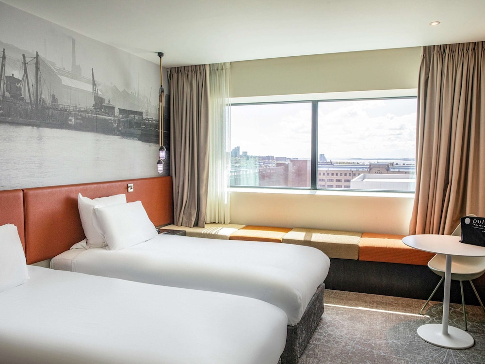 SUPERIOR, KING BED