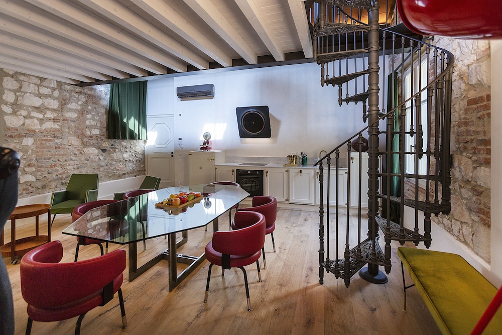 Residenza Palazzo Brenzoni 32/46