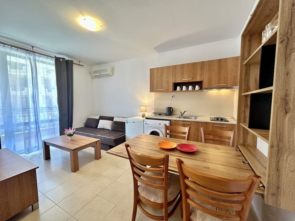 Efir Aparthotel 40/50