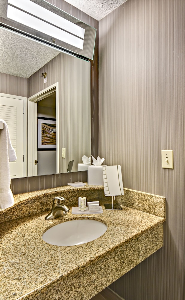 Courtyard By Marriott Downtown Boise 15/58