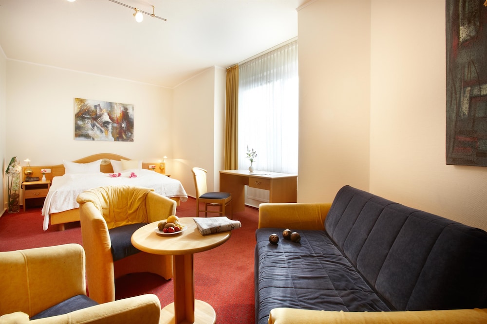 Hotel Danischer Hof Altenholz By Tulip Inn 28/45