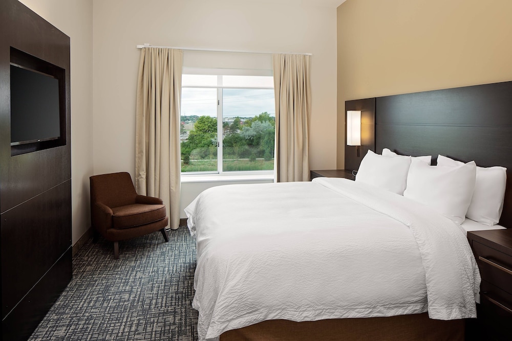 2 Bedrooms, Suite