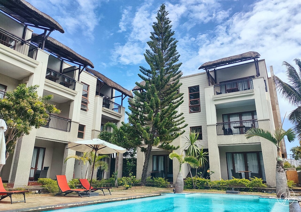 Grand Bay Suites 2/65