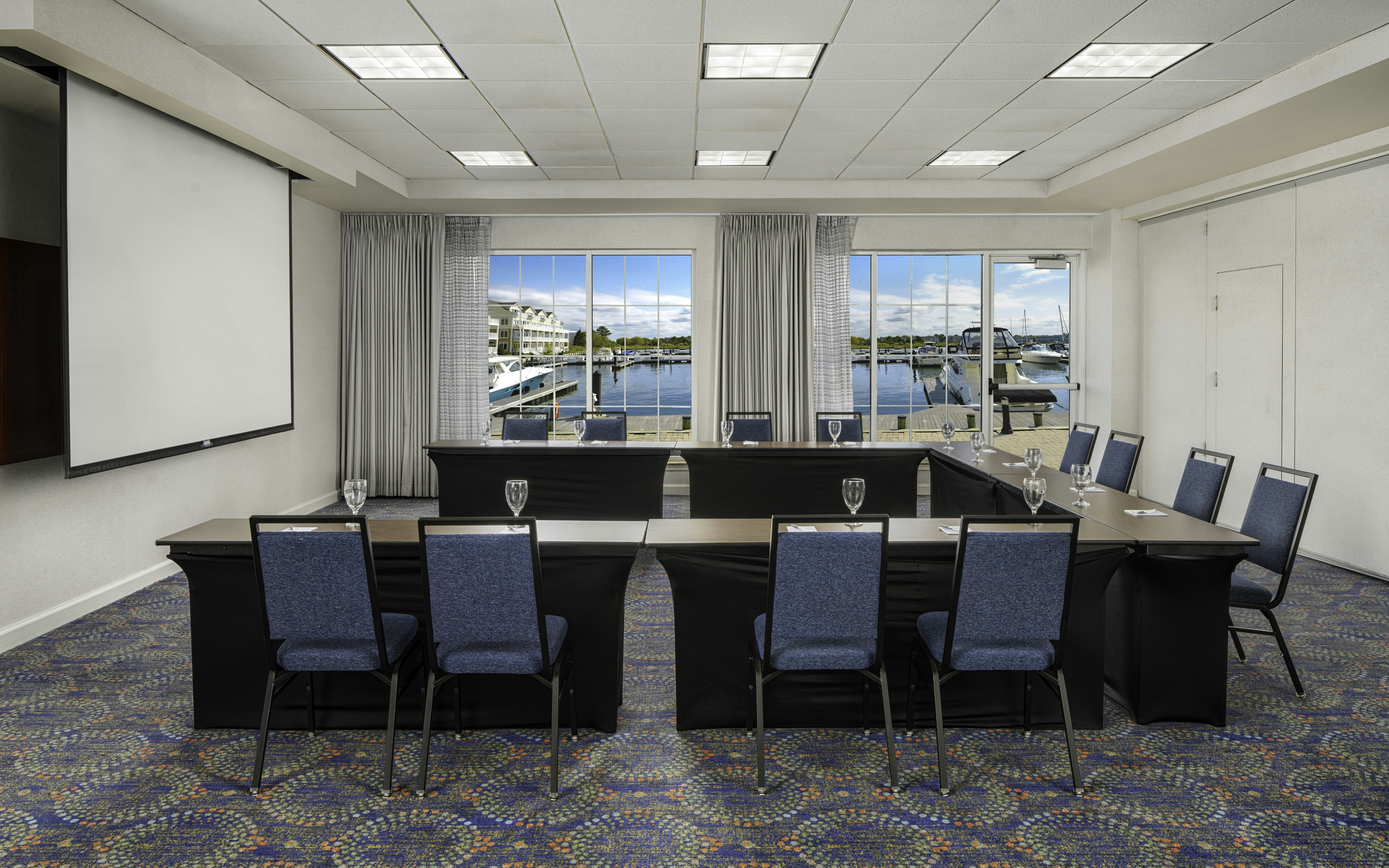 Hilton Garden Inn Kent Island Marina 42/51