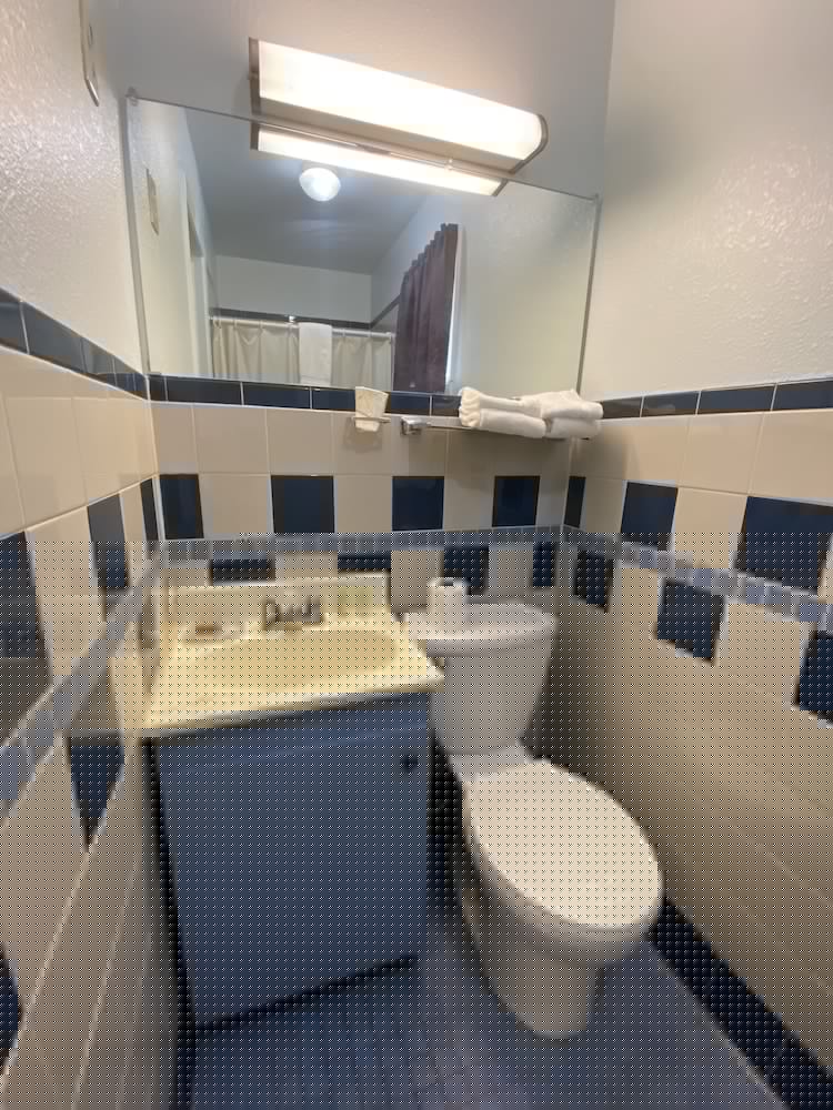 Regency Inn Comanche 30/36