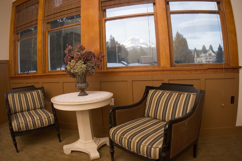 McCloud River Mercantile Inn 36/50