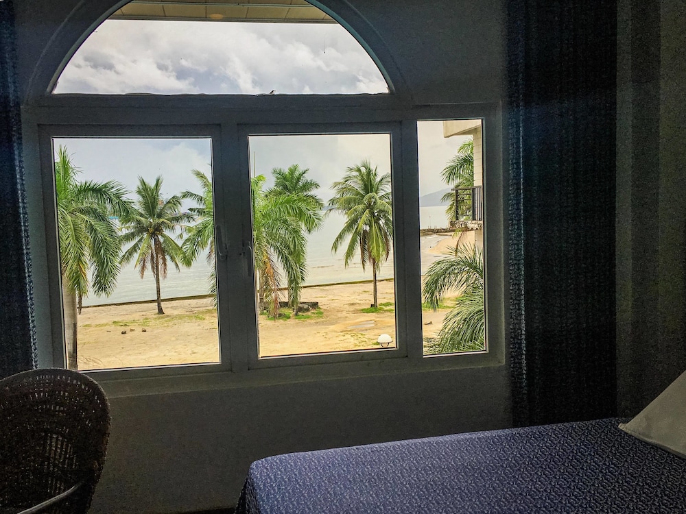 Subic Park Hotel 32/73