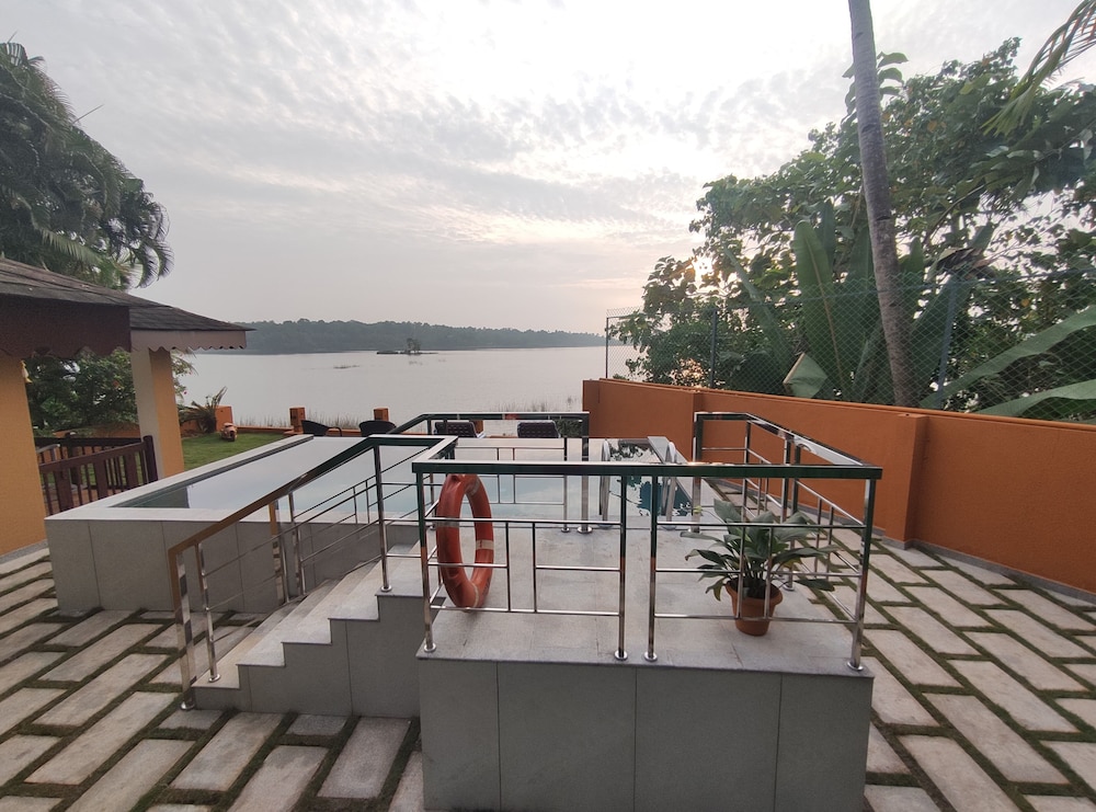 Fragrant Nature Backwater Resort & Ayurveda Spa 41/50