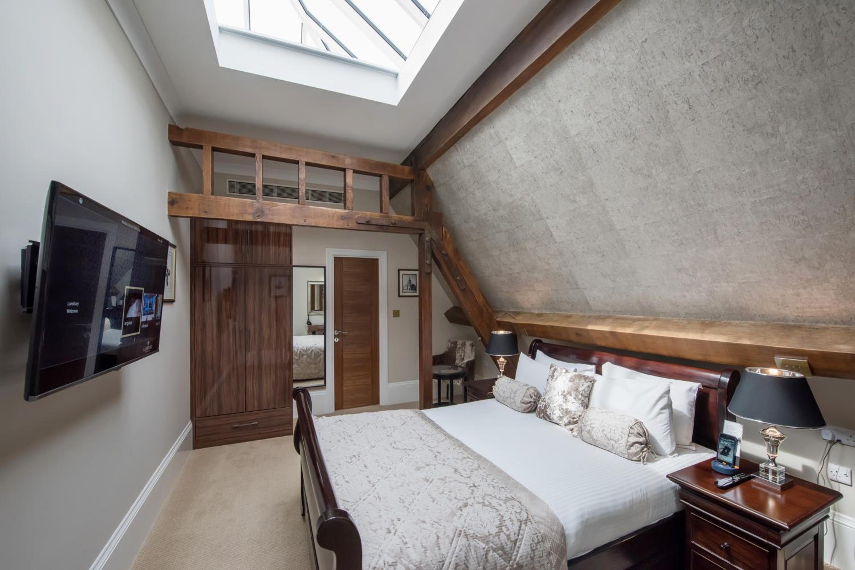 Loft, Single Bed, Sky View