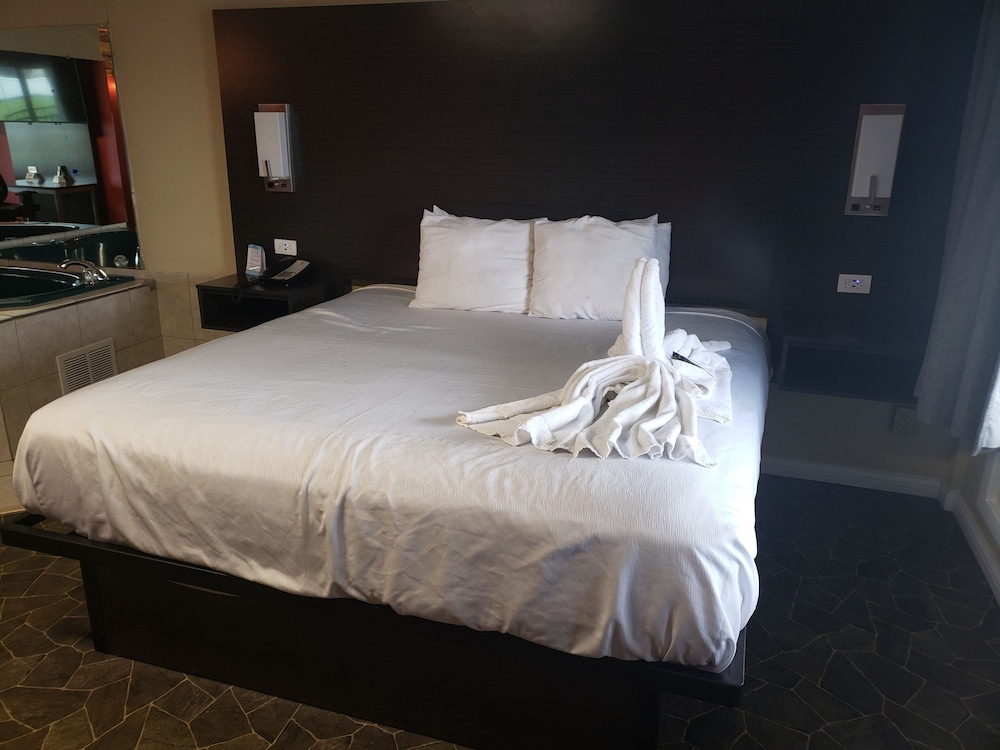 Envi Boutique Hotel 34/74