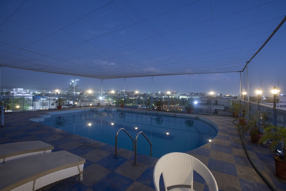 VESTA MAURYA PALACE 37/67