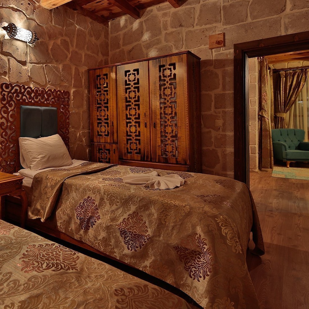Elevres Stone House Hotel 29/67