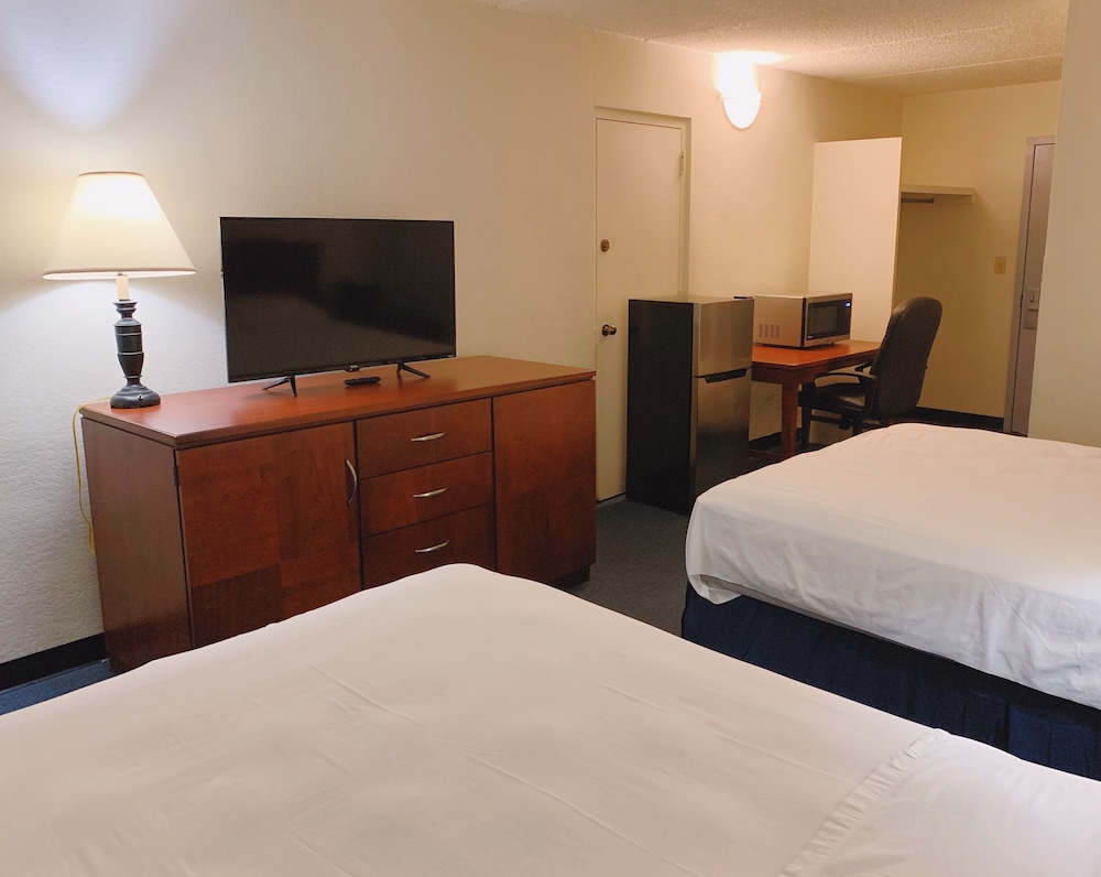 Miami Gardens Inn and Suites 15/30
