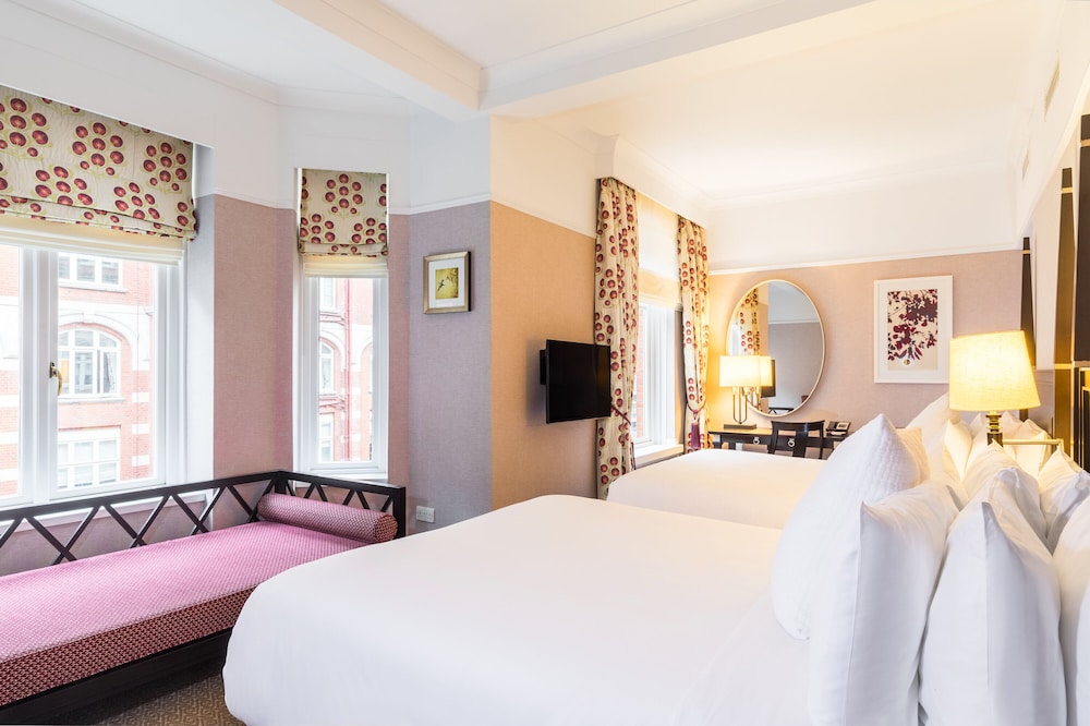 ST ERMINS HOTEL 7/41