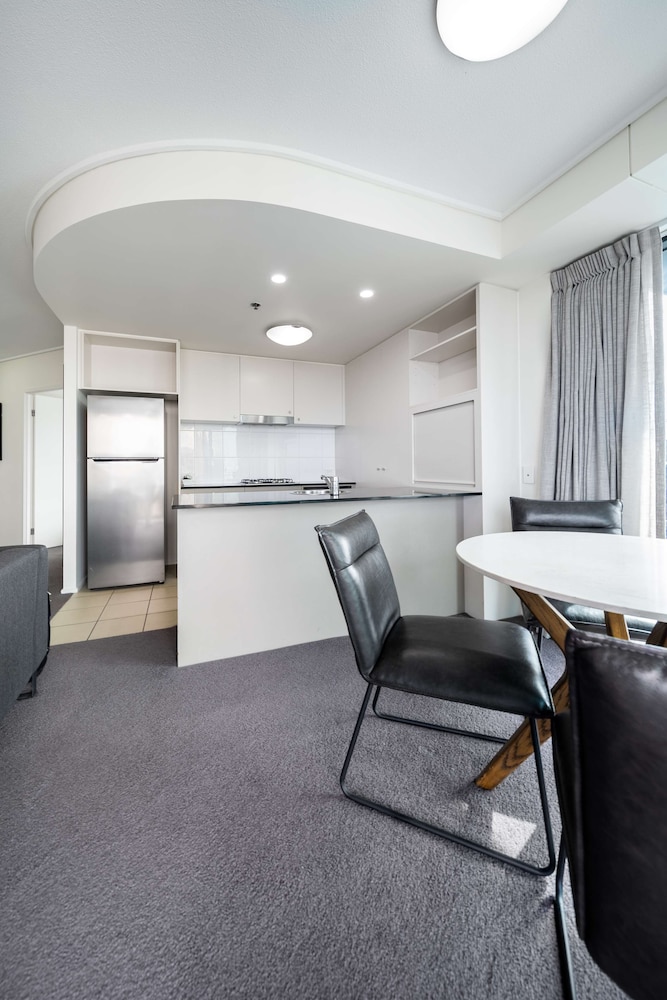 Oaks Brisbane Felix Suites 20/42