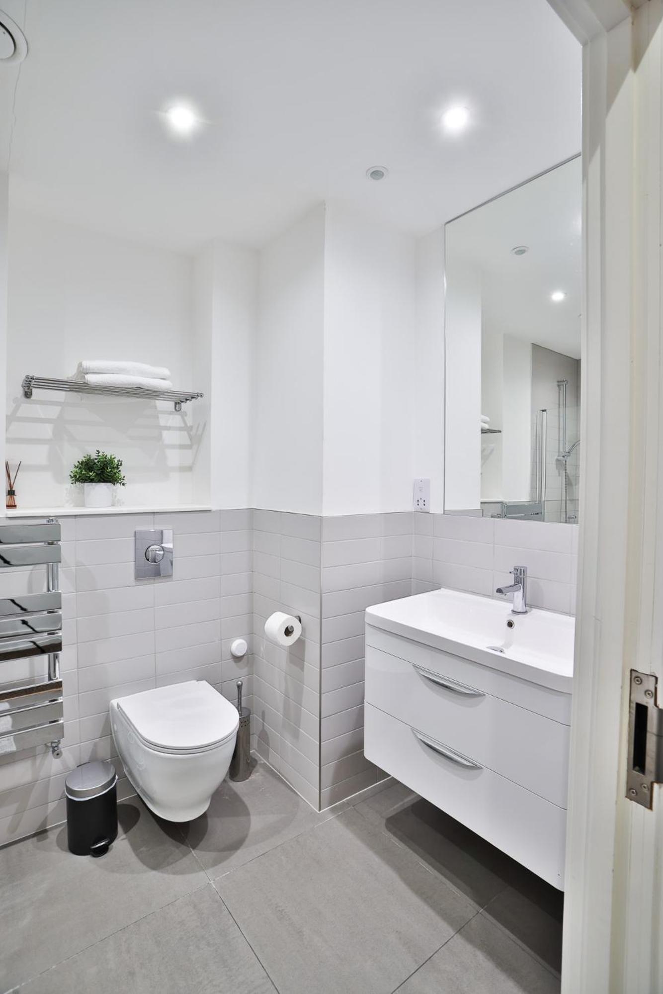 Goodwin St 55/63